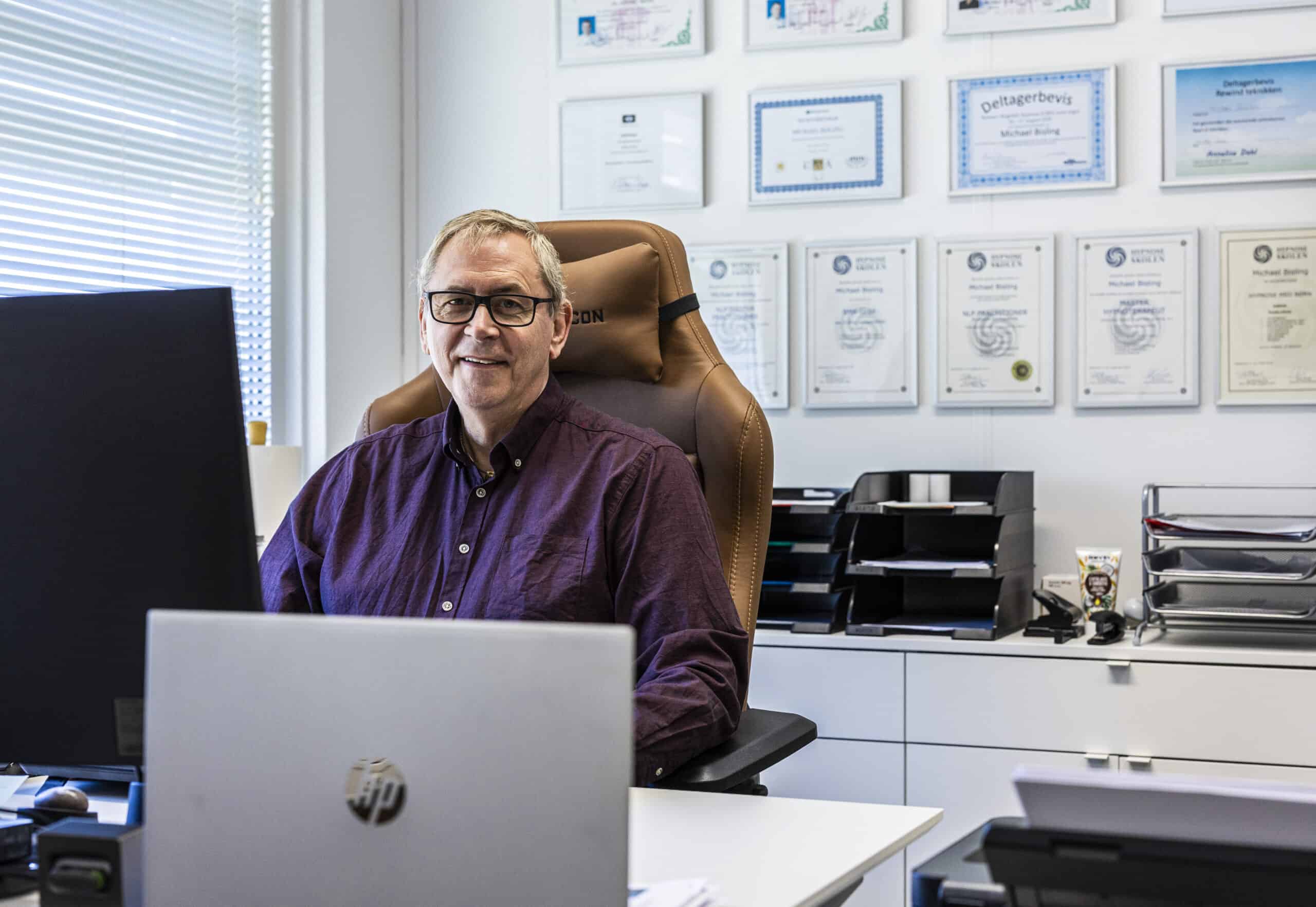 Michael Bisling tilbyder hypnose mod depression hos Bisling Motivationsterapi fra sit kontor.